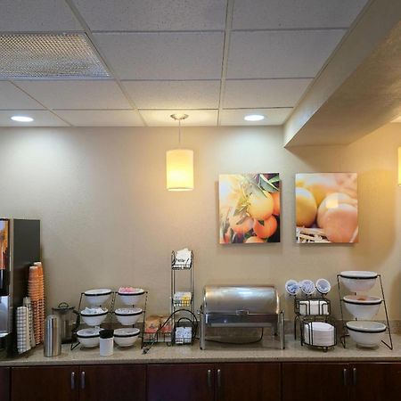 Comfort Inn & Suites Grafton-Cedarburg Ngoại thất bức ảnh