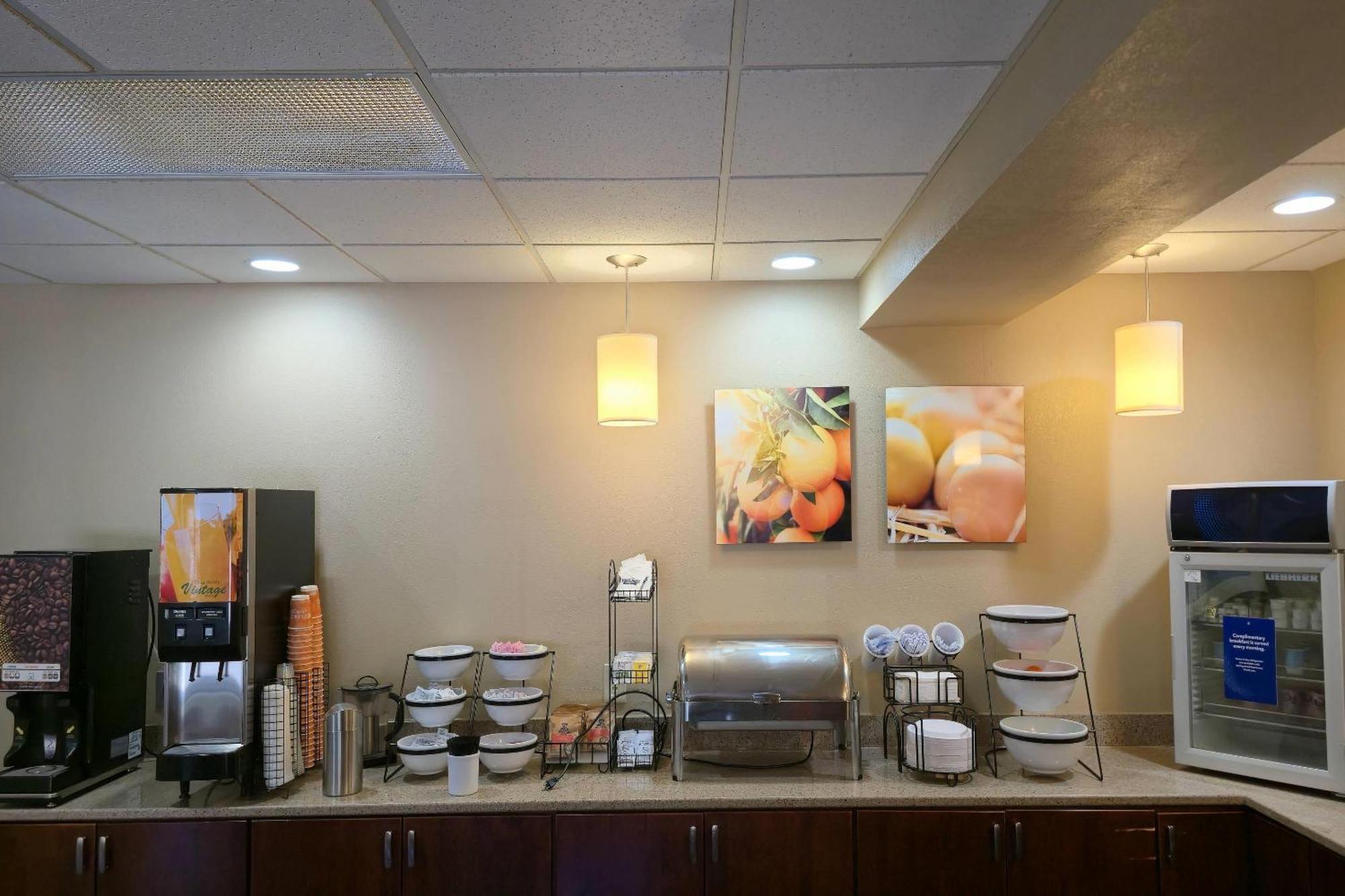 Comfort Inn & Suites Grafton-Cedarburg Ngoại thất bức ảnh